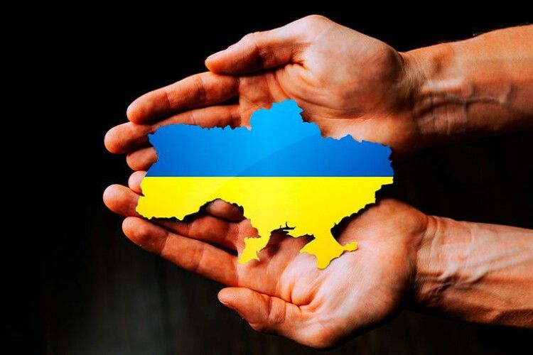 Повідомили, хто найбільше допомагає Україні