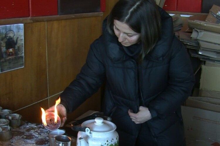 Лучанка Юлія Степаненко з однодумцями виготовила понад 3 тисячі окопних свічок для ЗСУ