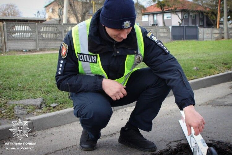 Видано близько півсотні вимог та приписів: на Волині завершили комісійне обстеження доріг