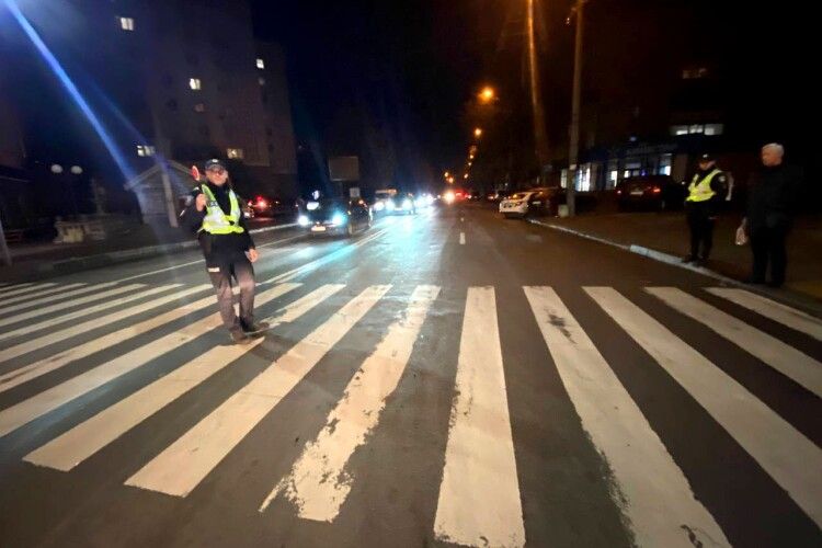 Водійка у Рівному збила пенсіонерку на переході (Фото)