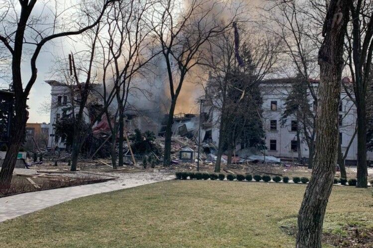 Італія готова відбудувати зруйнований російськими окупантами театр у Маріуполі 