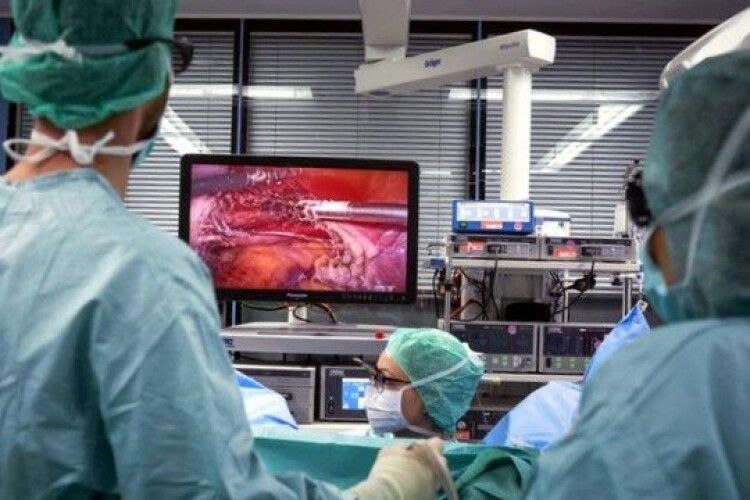 На Волині хірурги вперше провели унікальну операцію у 3D-вимірі