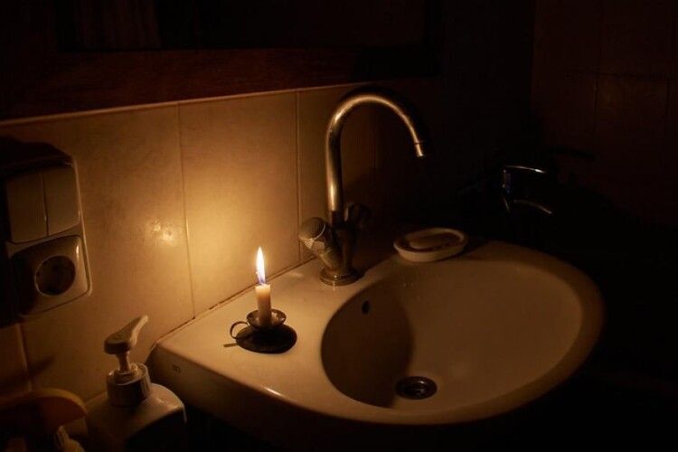 Пояснили, чому в багатьох квартирах у Луцьку при вимкненні світла зникає вода