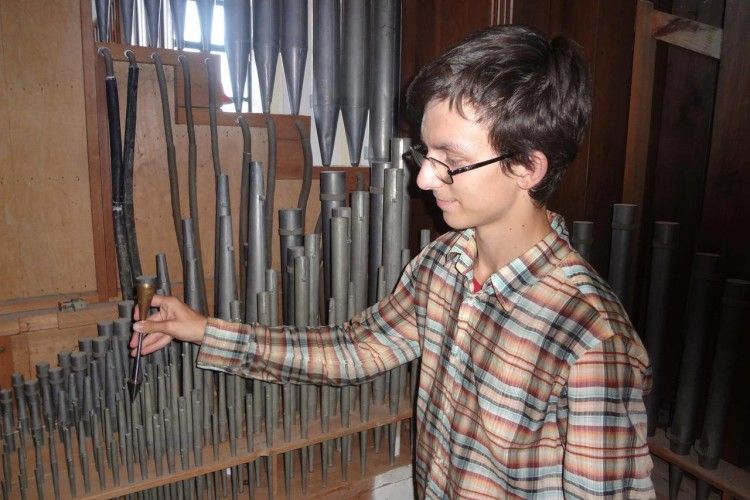 Хто в Ківерцях ремонтував орган?