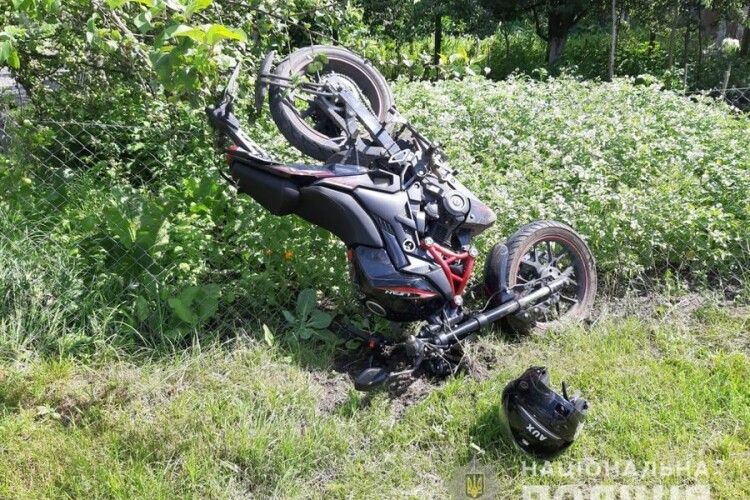 У Камінь-Каширському районі після ДТП мотоцикл опинився на плоті