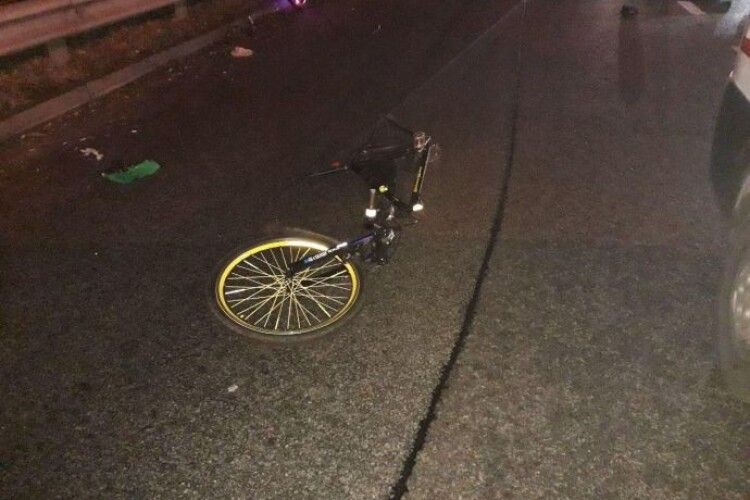 Водій автомобіля Сhevrolet насмерть збив двох велосипедистів