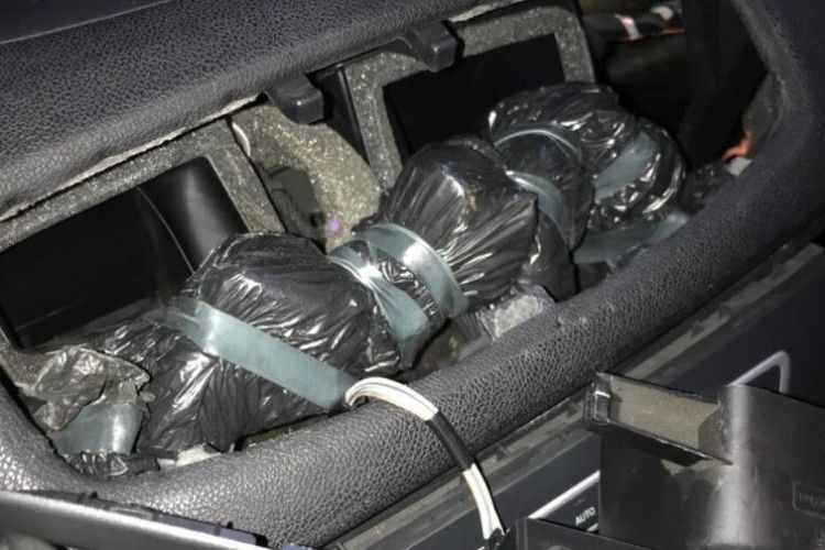 У «Ягодині» затримали бурштину на 130 тисяч