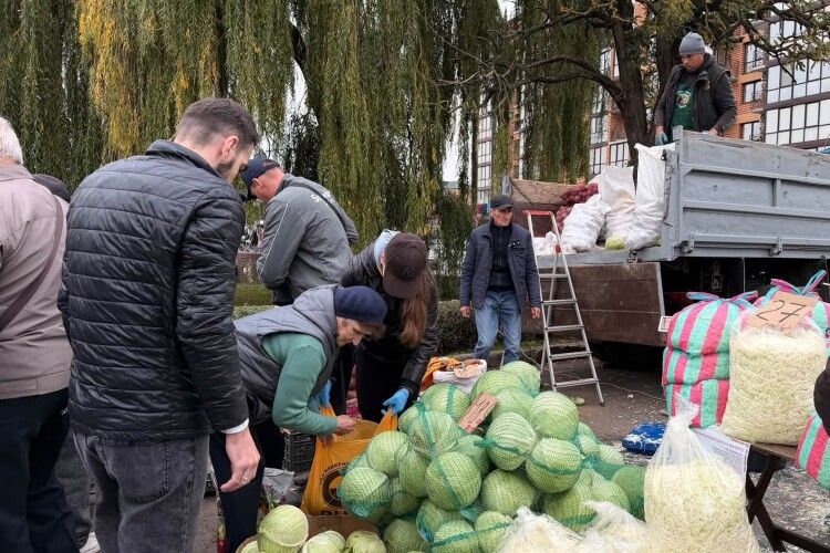 У місті на Волині відбувся традиційний  ярмарок осіннього врожаю