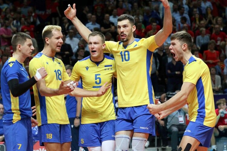 Українські волейболісти відмовляються грати за збірну, бо в них мала зарплата?