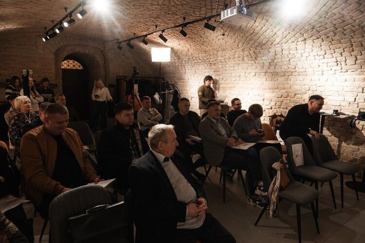 Засідання в замку: яку тему нарешті порушила луцька інтелігенція (Фото)