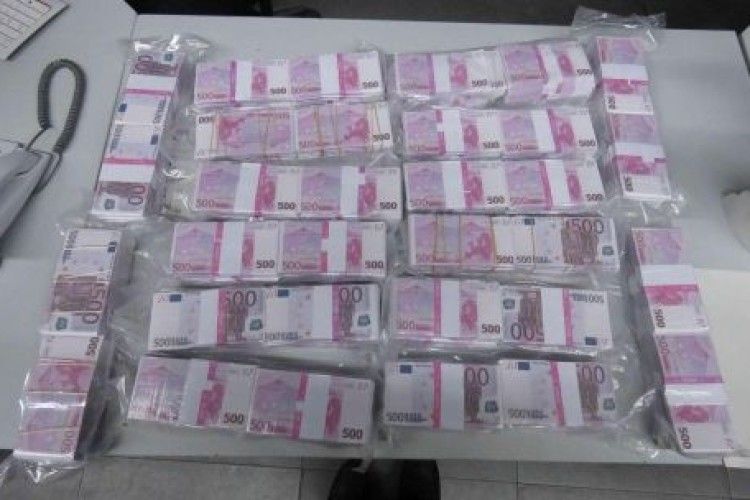 Майже фантастична історія про валізку з грошима