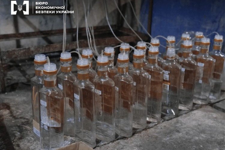 Судитимуть лучан, які організували алкогольний бізнес у підвалах