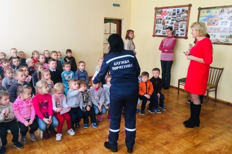 Любомльських дошкільнят вчили, як не стати здобиччю червоного півня (фото)