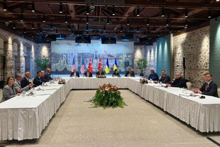 Росіяни висунули неприйнятні умови перемир’я – перемовини з Україною призупинено