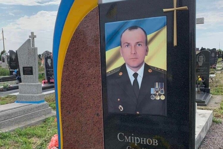 Спіймали хлопця, який поцупив тризуб з могили Героя на Волині