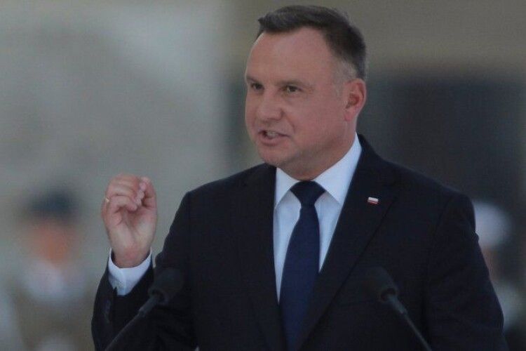 Президент Польщі Анджей Дуда закликав Євросоюз зберегти санкції проти Росії