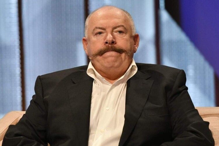 Французькі правоохоронці провели обшук на віллі волинського зятя