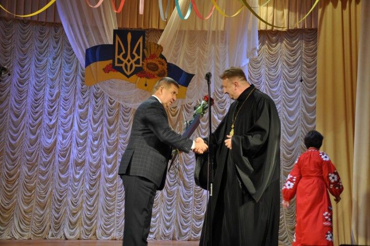 Камінь-Каширського декана нагороджено грамотою Обласної ради