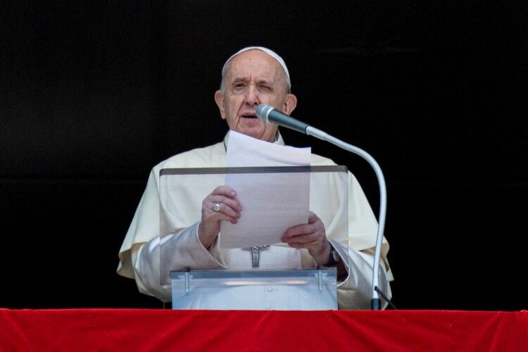 Папа Римський Франциск може зректися престолу через стан здоров'я