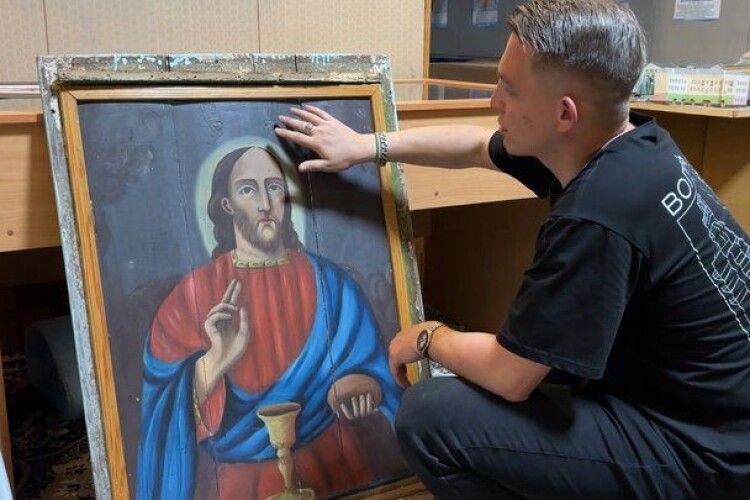 На Волині під іконою «Хлібний Спас» ХІХ століття знайшли ще два зображення (Відео)