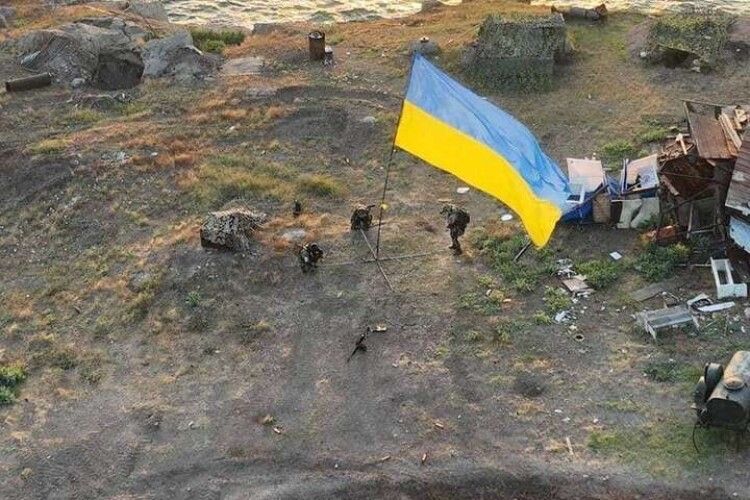 Стало відомо, чому росіяни бомбили острів Зміїний вже після того, як втекли з нього
