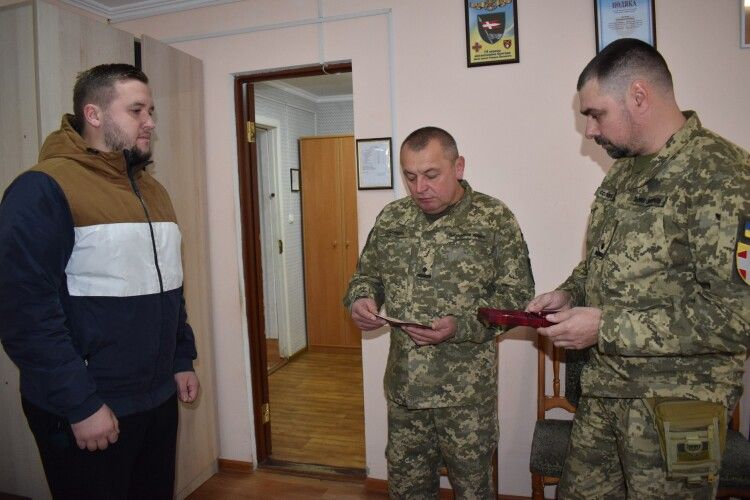 На Волині Орден «За мужність» батька-Героя вручили синові