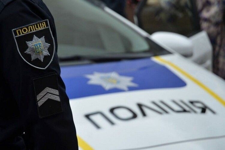 На Волині так розперезався випивоха, що довелося викликати поліцію