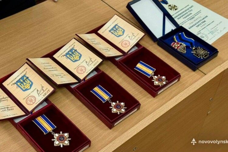 Рідні загиблих Героїв з Волині отримали їхні посмертні нагороди 