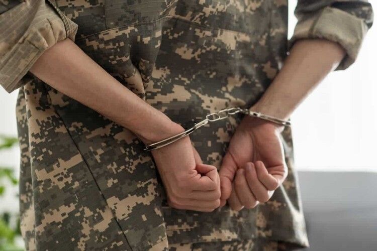 На Волині мама заплатила  7 400 доларів  за те, аби син утік із військової служби