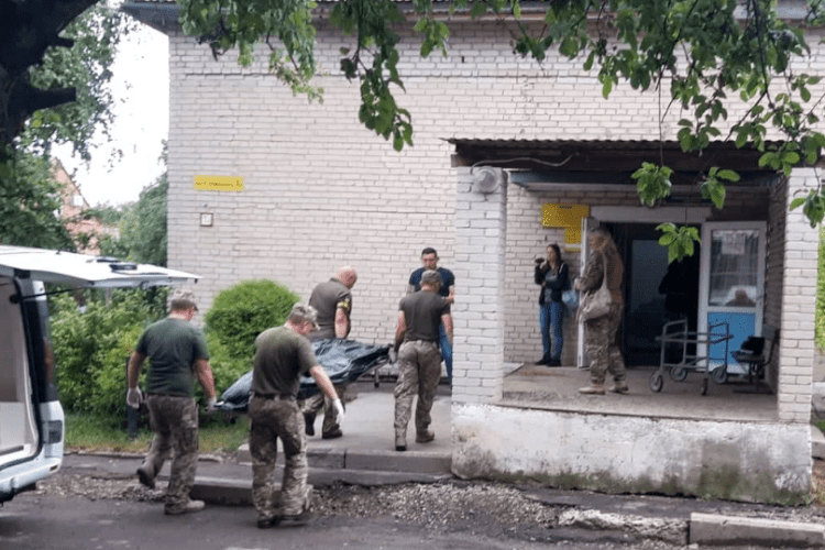 Владу просять навести лад біля луцького моргу, куди привозять загиблих Героїв (Фото)