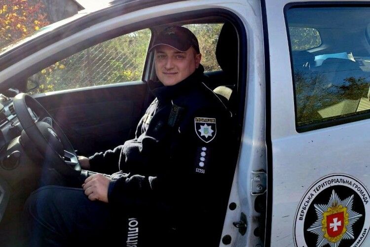 На Дубенщині поліцейський офіцер громади повернув жінці загублений рюкзак