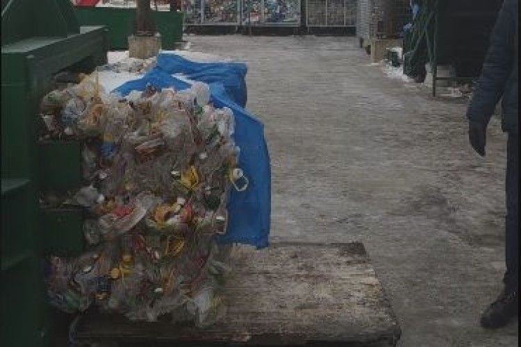 Продемонтрували роботу сміттєсортувальної станції у Луцьку