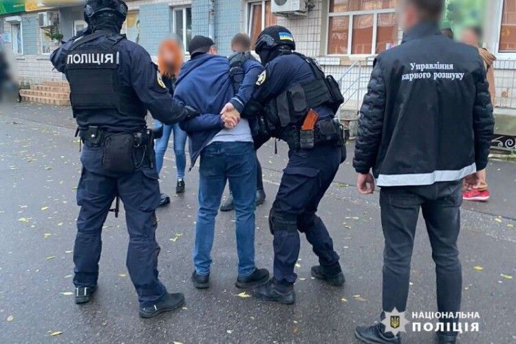 Волинянин сам переробляв зброю і продавав її