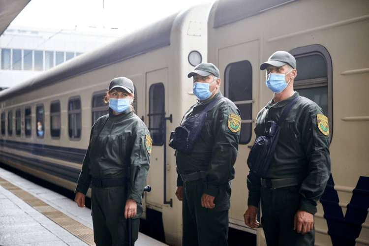 У пасажирських потягах з’явилася воєнізована охорона