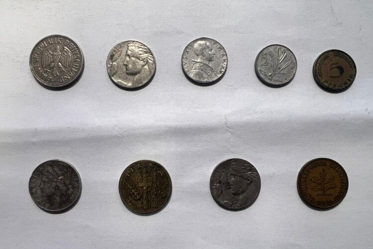 Через волинську митницю українець вивозив старовинні монети