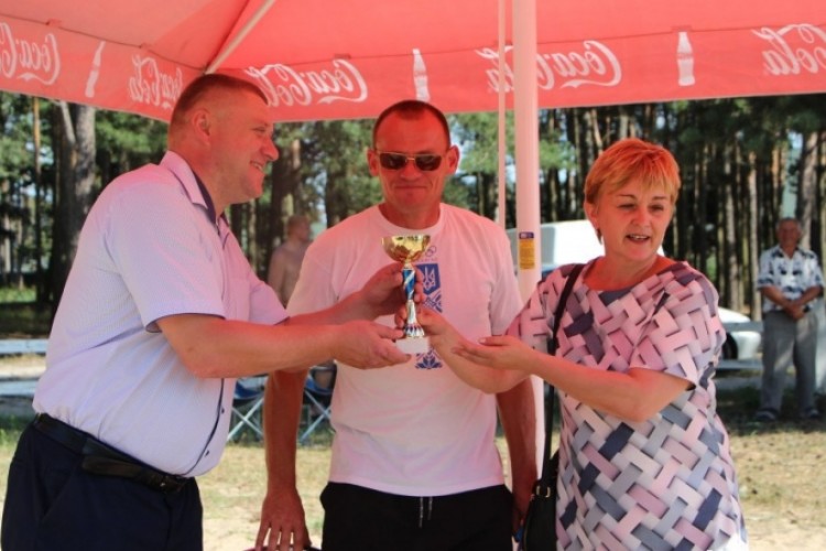 Керівники Шацького району змагались за Кубок громади з пляжного волейболу