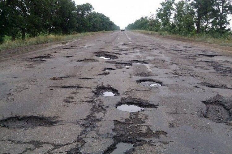 Ірина Констанкевич вимагає відремонтувати аварійні дороги 23-го округу