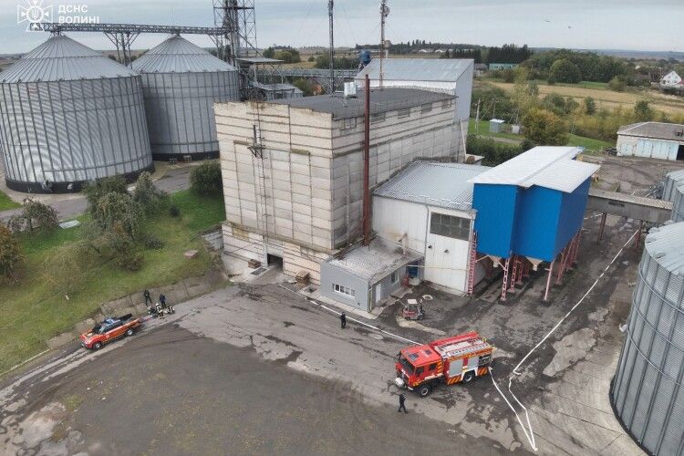 На Волині тренувалася ліквідовувати пожежі на об'єктах зберігання врожаю