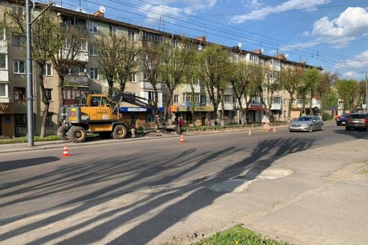 У Луцьку почали реконструкцію проспекту Волі: перекриють одну смугу руху
