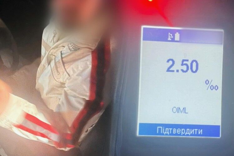 Драгер «зашкалив»: у Луцьку водій після ДТП намагався «сховатися» від поліції