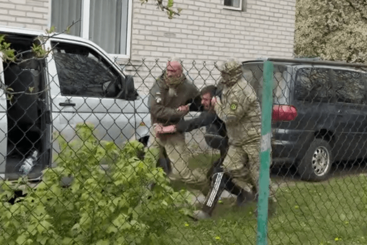 Катування, побиття та хабарі в ТЦК: чому винні майже не сідають за ґрати