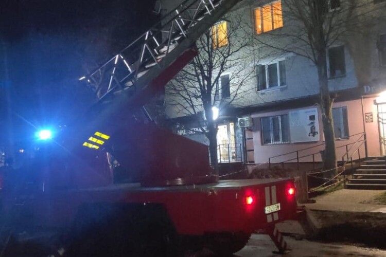 У Нововолинську рятувальники допомогли півторарічній дитині (Фото)