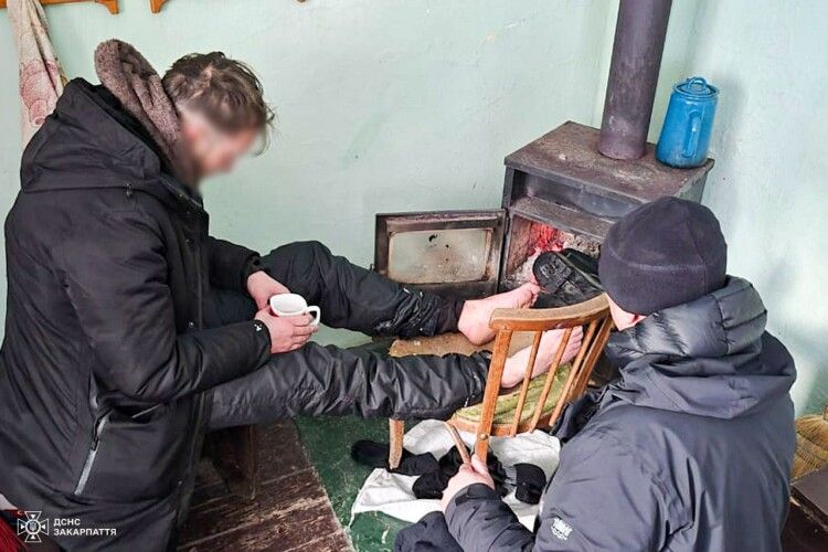 Втеча не вдалася: на Закарпатті рятували «туриста», який провалився в ущелину