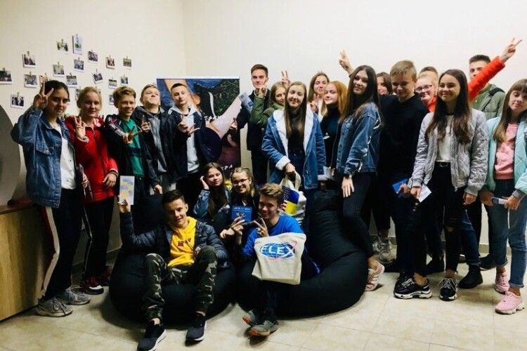 Ковельчанин ділився досвідом, як старшокласникам потрапити на навчання в Америку