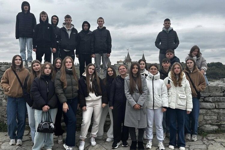 Ліцеїсти з Волині побували на Поділлі та подякували ЗСУ