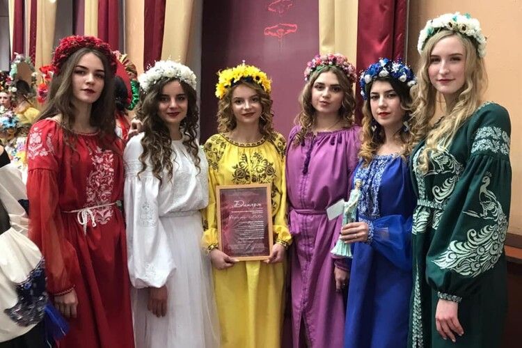 Генетичний код нації. Український одяг – від нововолинських майстринь