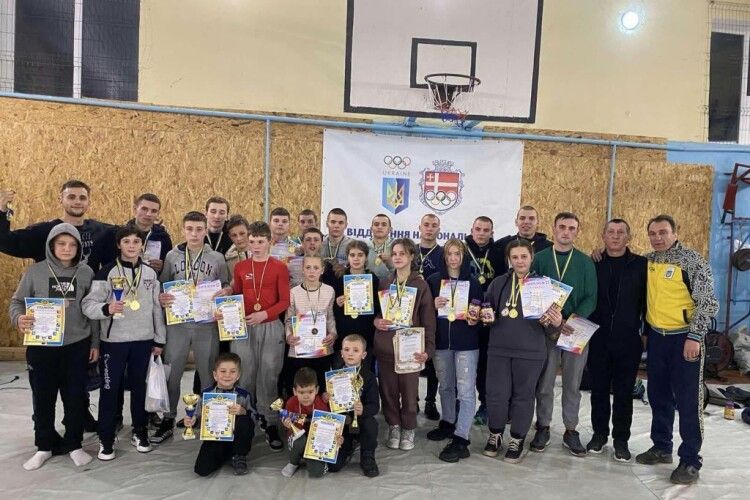 Спортсмени з Іванич найкращі в Чемпіонаті області з вільної боротьби (Фото)