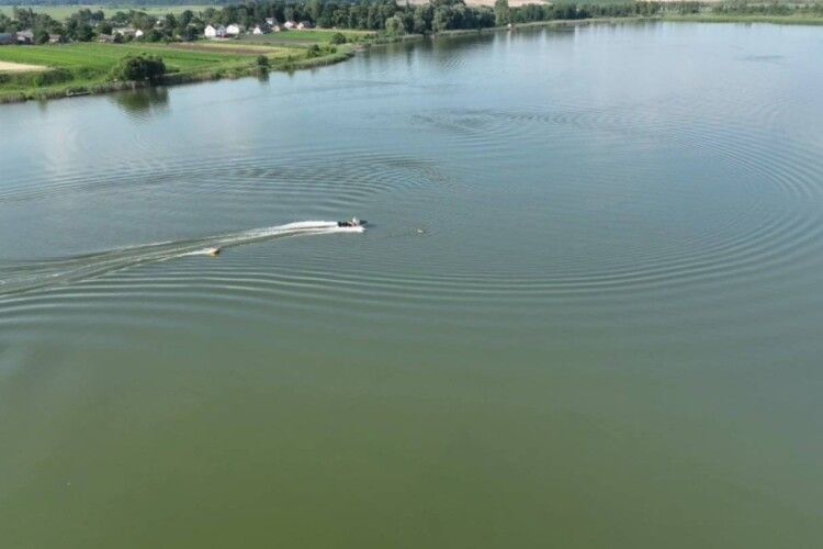 Водолази витягнули утопленика з водойми поблизу Лцька 