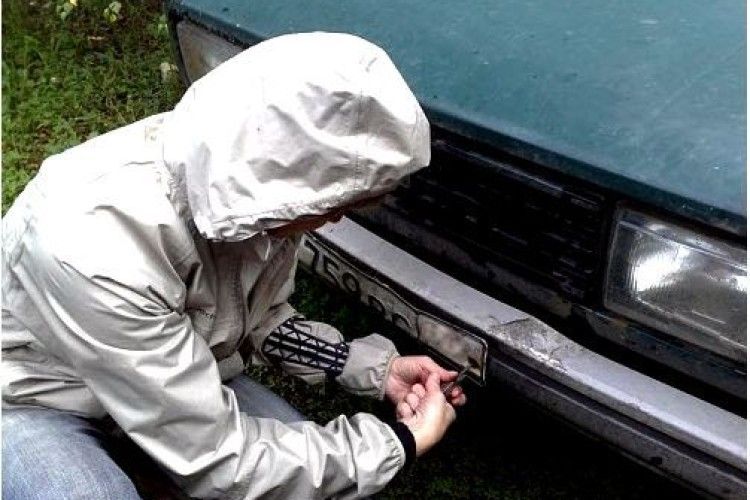 Правоохоронці Волині затримали два автомобілі із підробленими документами та номерними знаками 