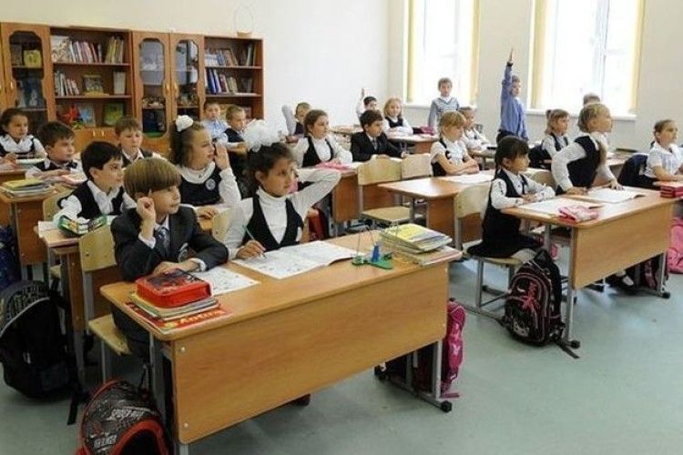Латвія переводить усі школи на навчання державною мовою